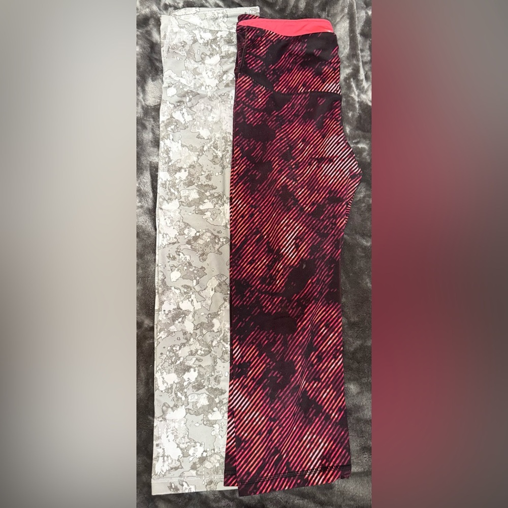 Bundle of Old Navy Active Capri Leggings